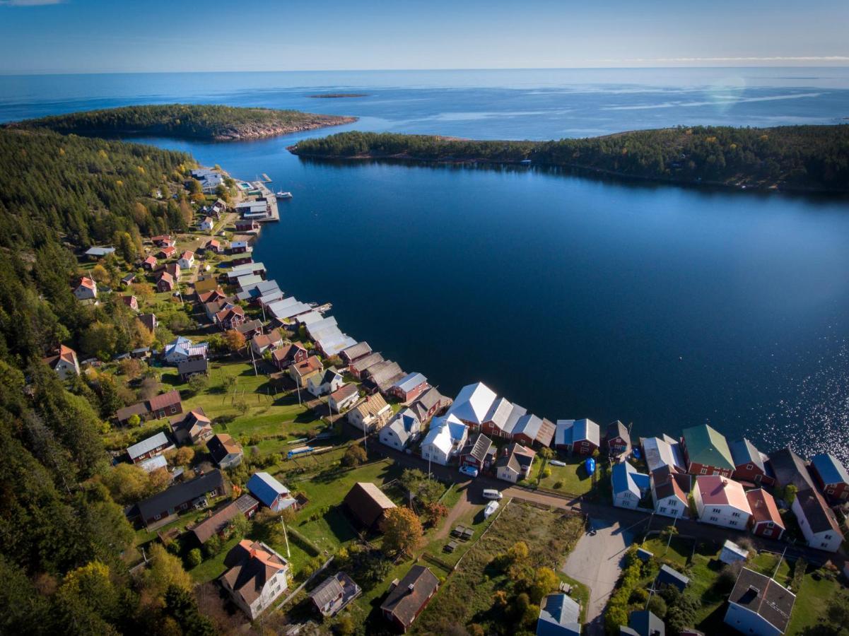 Ulvoe Lakeside Resort Ulvöhamn Buitenkant foto